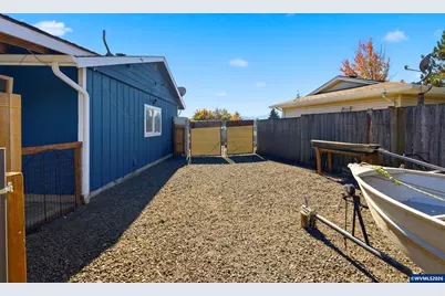 690 NE 5th St, Willamina, OR 97396 - Photo 35
