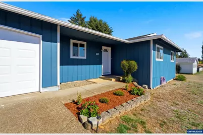 690 NE 5th St, Willamina, OR 97396 - Photo 5