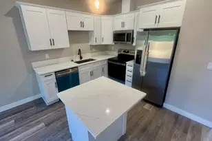 198-200 E Gwinn St, Monmouth, OR 97361 - Photo 5