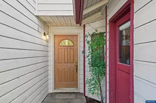172 NE Powderhorn Dr, Corvallis, OR 97330 - Photo 3