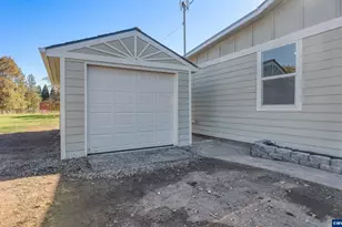 4975 SE 3rd St, Corvallis, OR 97333 - Photo 5