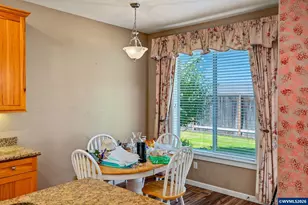 559 SE Syron St, Dallas, OR 97338 - Photo 9
