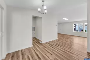 2151 Three Lakes Rd SE, Albany, OR 97322 - Photo 9