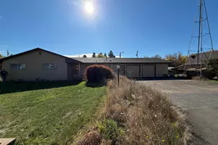 31960 Griffith Dr, Tangent, OR 97389 - Photo 1