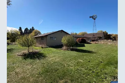 31960 Griffith Dr, Tangent, OR 97389 - Photo 3