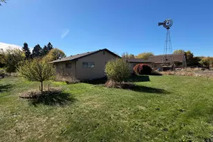 31960 Griffith Dr, Tangent, OR 97389 - Photo 3