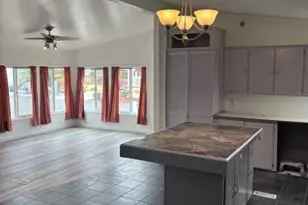 1400 Candlelight Dr, Eugene, OR 97402 - Photo 7
