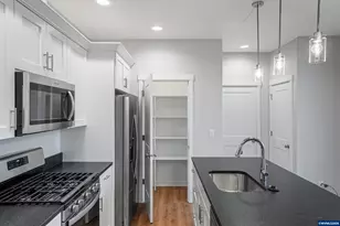 1680 SE Barberry (-1692) Dr, Dallas, OR 97338 - Photo 9
