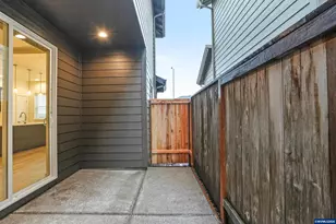 1680 SE Barberry (-1692) Dr, Dallas, OR 97338 - Photo 7