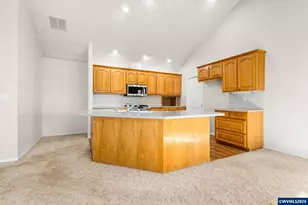 731 Aeronca St, Independence, OR 97351 - Photo 9