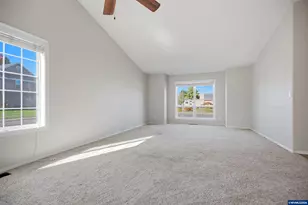 1526 El Segundo Ave NE, Keizer, OR 97303 - Photo 7