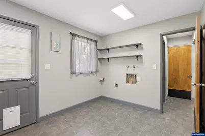 389 Maxwell Rd, Eugene, OR 97404 - Photo 19