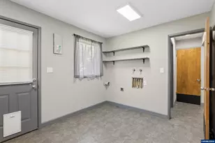 389 Maxwell Rd, Eugene, OR 97404 - Photo 19