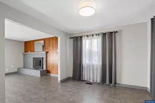 389 Maxwell Rd, Eugene, OR 97404 - Photo 9