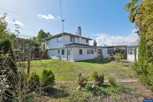 389 Maxwell Rd, Eugene, OR 97404 - Photo 23
