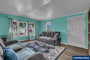 1111 SE 3rd Ave, Canby, OR 97013 - Photo 3