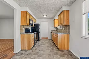 161 N 7th St, Jefferson, OR 97352 - Photo 9