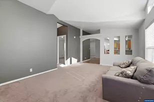 20920 Feller St NE, Donald, OR 97020 - Photo 5