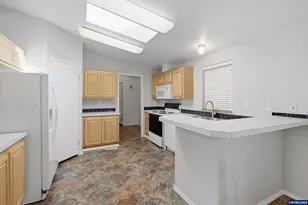 20920 Feller St NE, Donald, OR 97020 - Photo 13