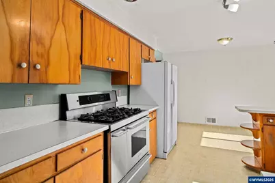 1460 Evergreen Av NE, Salem, OR 97301 - Photo 7