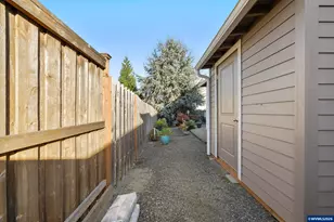 20756 Yukon St NE, Aurora, OR 97002 - Photo 33