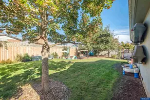 3923 Willamette Ave SE, Albany, OR 97322 - Photo 33