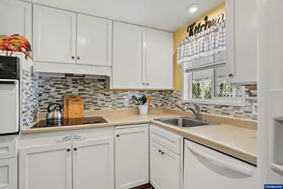 1306 Hampton Wy, Woodburn, OR 97071 - Photo 15