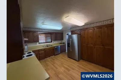 1105 Orchard Ln, Woodburn, OR 97071 - Photo 3