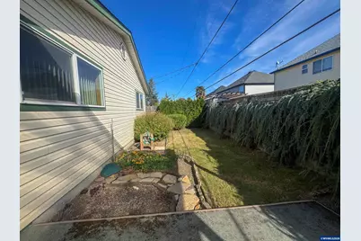 1590 Astor Wy, Woodburn, OR 97071 - Photo 15