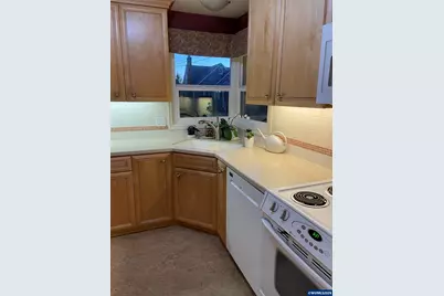 1775 Grant St NE, Salem, OR 97301 - Photo 11