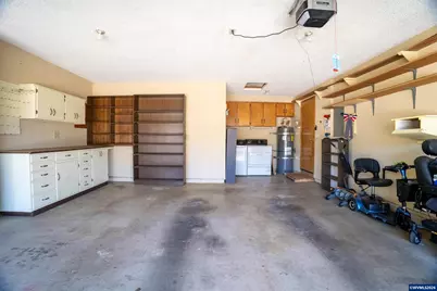 1742 Raywanda Ct NE, Salem, OR 97301 - Photo 9