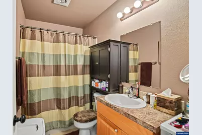455 W Washington St, Stayton, OR 97383 - Photo 13