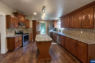 10646 Sunnyside Rd SE, Jefferson, OR 97352 - Photo 17