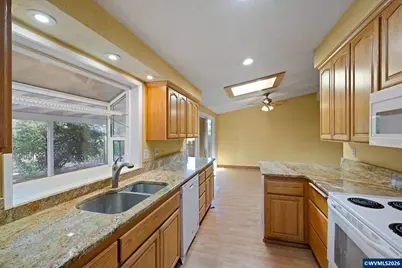 512 Cardinal Wy, Springfield, OR 97477 - Photo 29