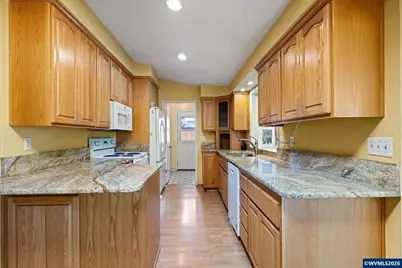 512 Cardinal Wy, Springfield, OR 97477 - Photo 13