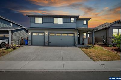 232 NE Regan Hill Lp, Estacada, OR 97023 - Photo 1