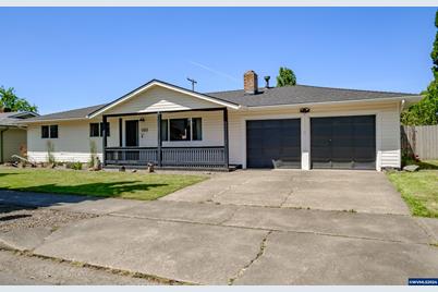 1303 34th Av SE, Albany, OR 97322 - Photo 1