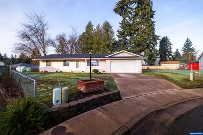 1046 26th Ct, Sweet Home, OR 97386 - Photo 1