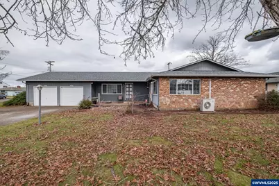 785 E St, Lebanon, OR 97355 - Photo 1