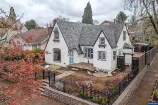 1004 Winter St NE, Salem, OR 97301 - Photo 1