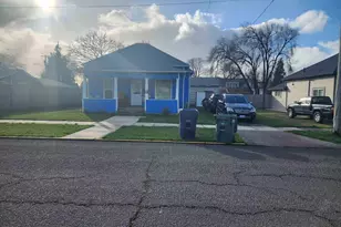 562 S 4th St, Independence, OR 97351 - Photo 1