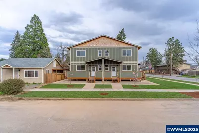 1094 15th St SE, Salem, OR 97301 - Photo 1