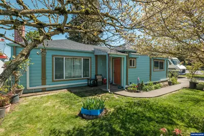 2012 Hollywood Dr NE, Salem, OR 97305 - Photo 1