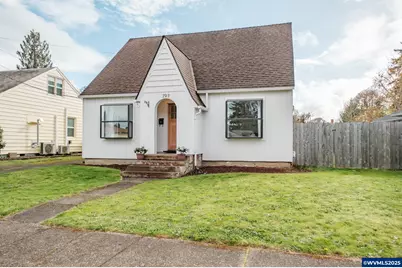 797 SW Washington St, Dallas, OR 97338 - Photo 1