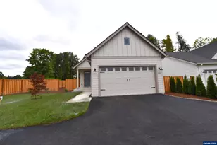845 Oakleaf Wy, Silverton, OR 97381 - Photo 1