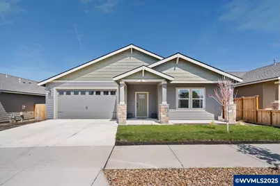 3235 NW Cedar Av, Redmond, OR 97756 - Photo 1