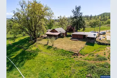 4344 Rogue River Dr, Eagle Point, OR 97524 - Photo 1