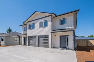 4536 Live Oak St, Sweet Home, OR 97386 - Photo 1