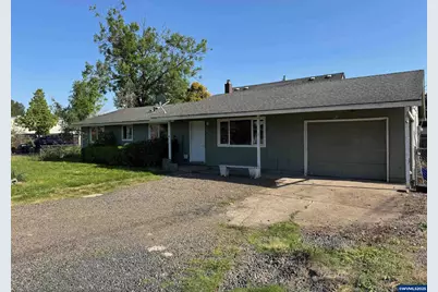 608 Washington St, Silverton, OR 97381 - Photo 1