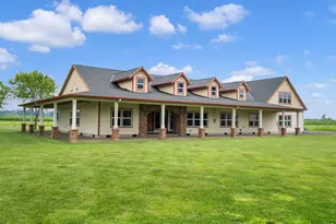 19601 Boones Ferry Rd NE, Hubbard, OR 97032 - Photo 1